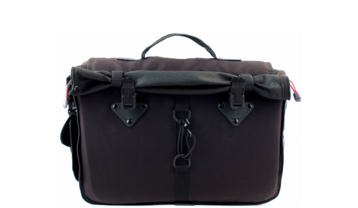 Gepida Messenger Bag